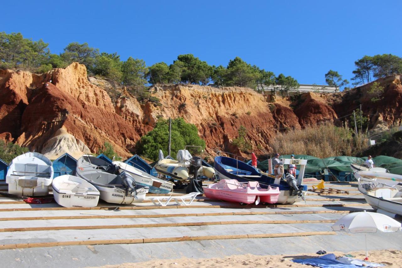 Logement entier piscine et mer 1 chambre Appartement Olhos de Agua  Buitenkant foto