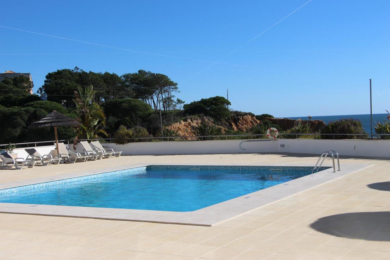 Logement entier piscine et mer 1 chambre Appartement Olhos de Agua  Buitenkant foto