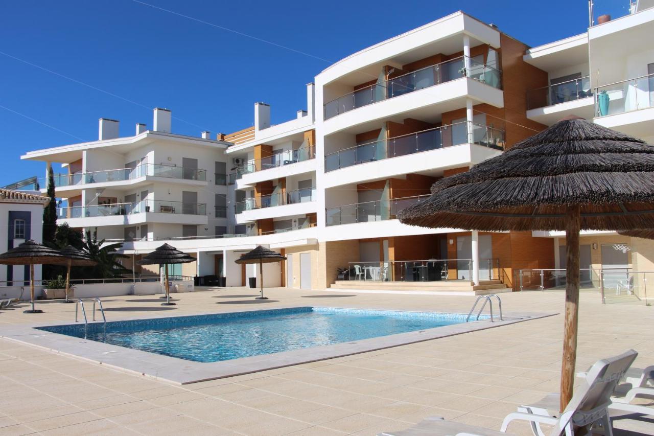 Logement entier piscine et mer 1 chambre Appartement Olhos de Agua  Buitenkant foto